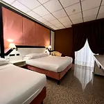 Diamante 4*
