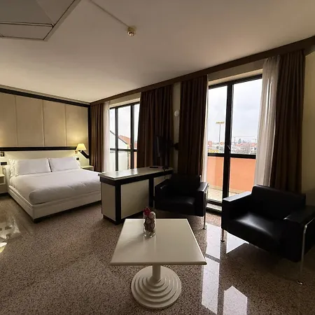Diamante 4*